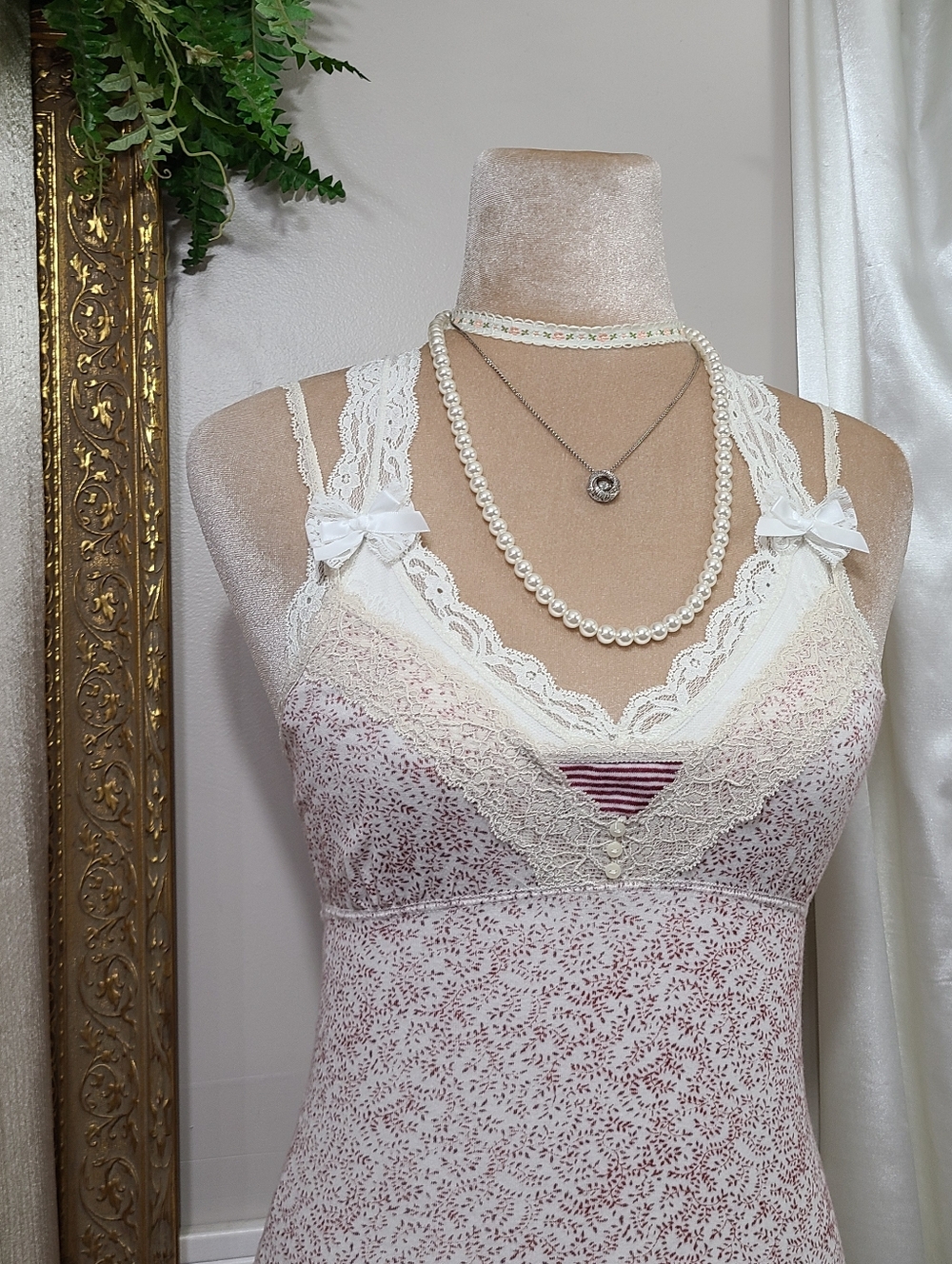 ♡ Y2K ♡ Abercrombie Burgundy Floral Lace Button Front Babydoll Cami Tank Top - Picture 2 of 9
